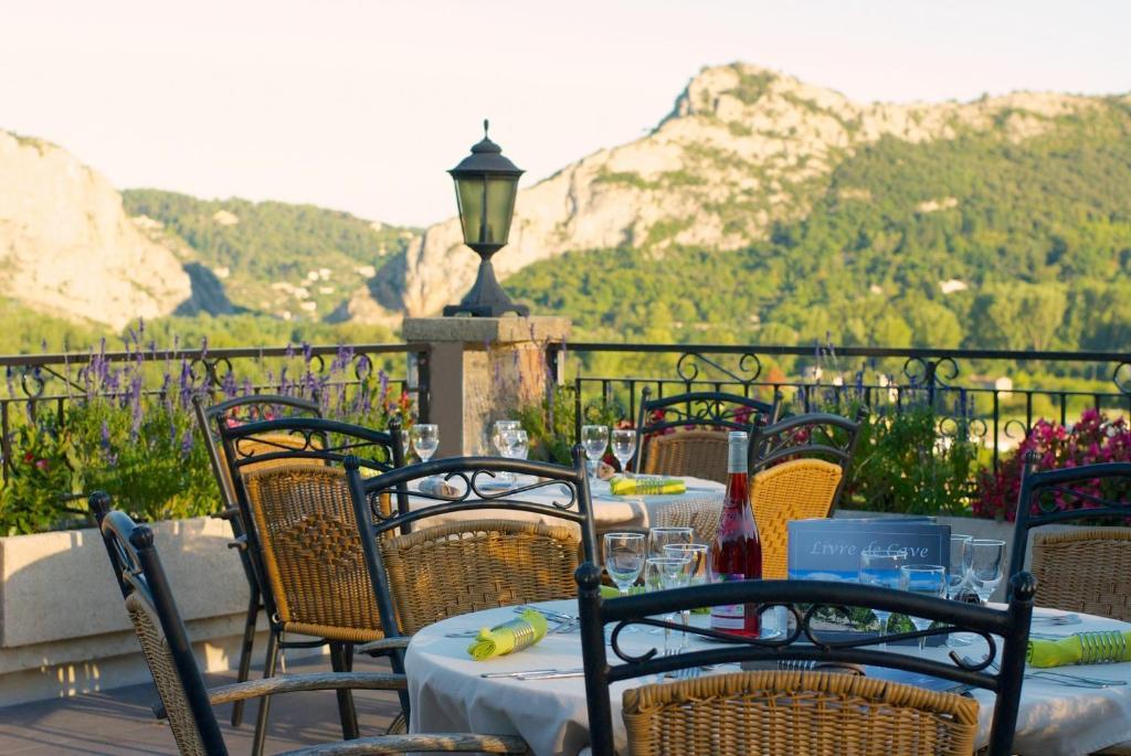 Logis Hotel Restaurant La Porte Des Cevennes Anduze Exteriér fotografie